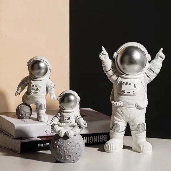 Resin Astronaut Figure - Educational Desktop Decor