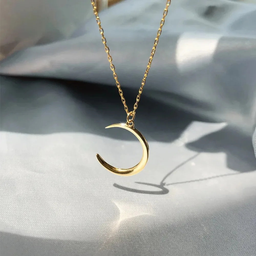 Female Cute Moon Collarbone Chain Necklace