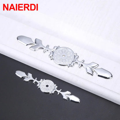 Luxuriöse Schrankgriffe aus Diamantkristall