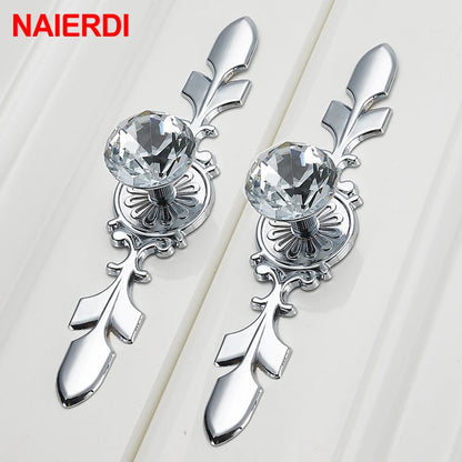 Luxuriöse Schrankgriffe aus Diamantkristall