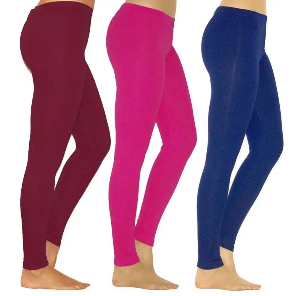 Schmale Leggings mit hoher Taille und einfarbiger Optik
 Schmale Leggings mit hoher Taille und einfarbiger Optik 