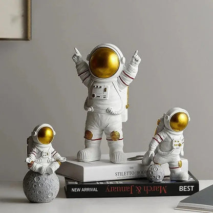 Resin Astronaut Figure - Educational Desktop Decor