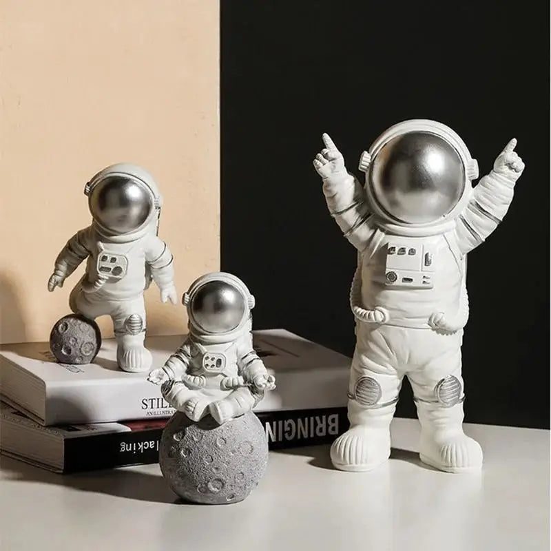 Resin Astronaut Figure - Educational Desktop Decor