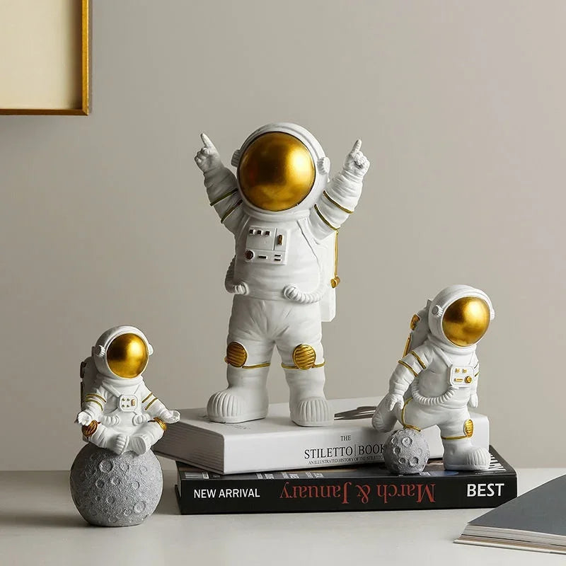 Resin Astronaut Figure - Educational Desktop Decor