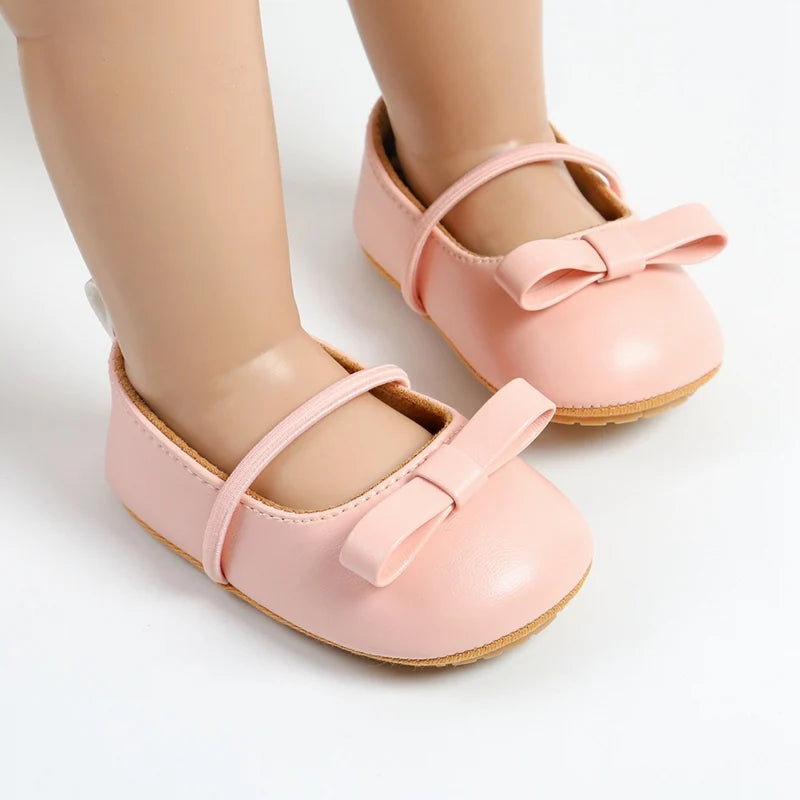 Flache Baby-Prinzessin-Schuhe mit Schleife