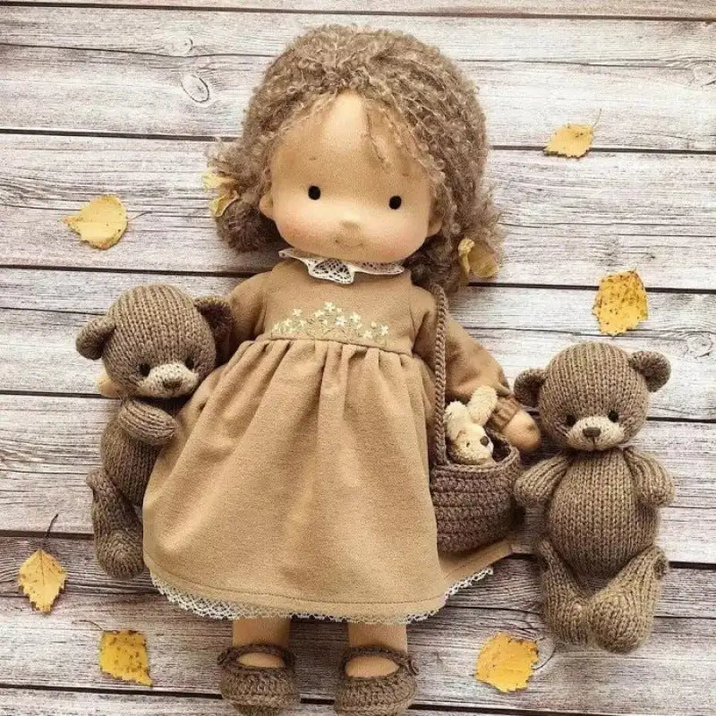 Poupée Waldorf pour filles - Peluche douce faite à la main