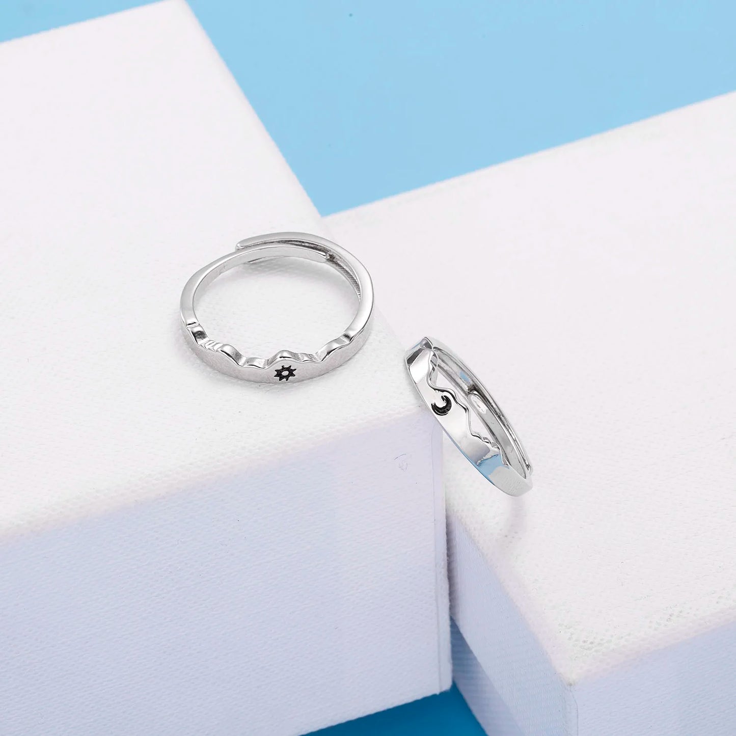 2Pcs Simple and Elegant Moissanite Platinum Wedding Rings