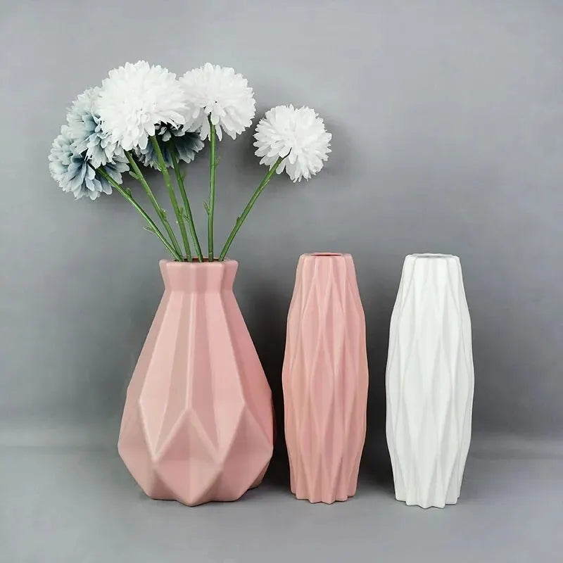 Blumenvase aus Kunststoff – Wohnzimmer-Dekoration