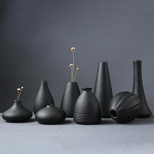Handgefertigtes Vasen-Set aus schwarzer Keramik im japanischen Stil