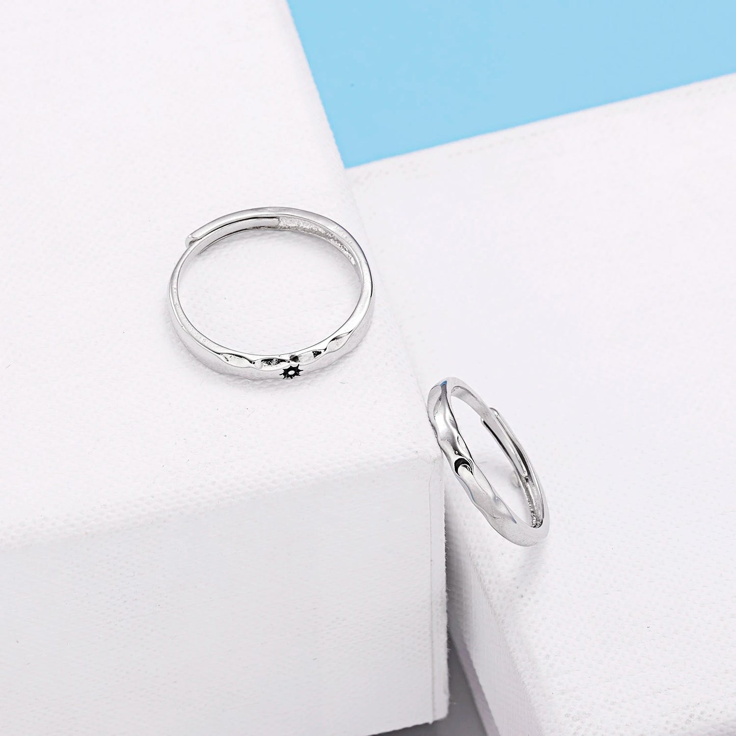 2Pcs Simple and Elegant Moissanite Platinum Wedding Rings