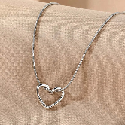 Hollow Love Heart Clavicle Chain Necklace