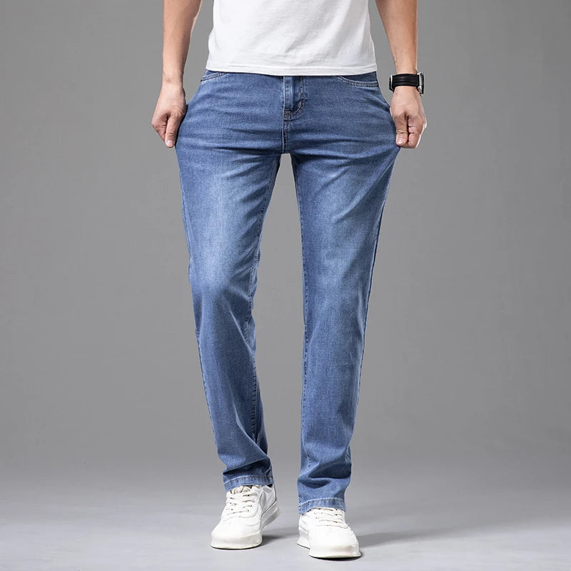 Sommerliche Jeans aus elastischer Baumwolle für Herren