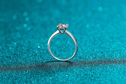 Women's Moissanite claw Diamond Wedding Band Finger Rings