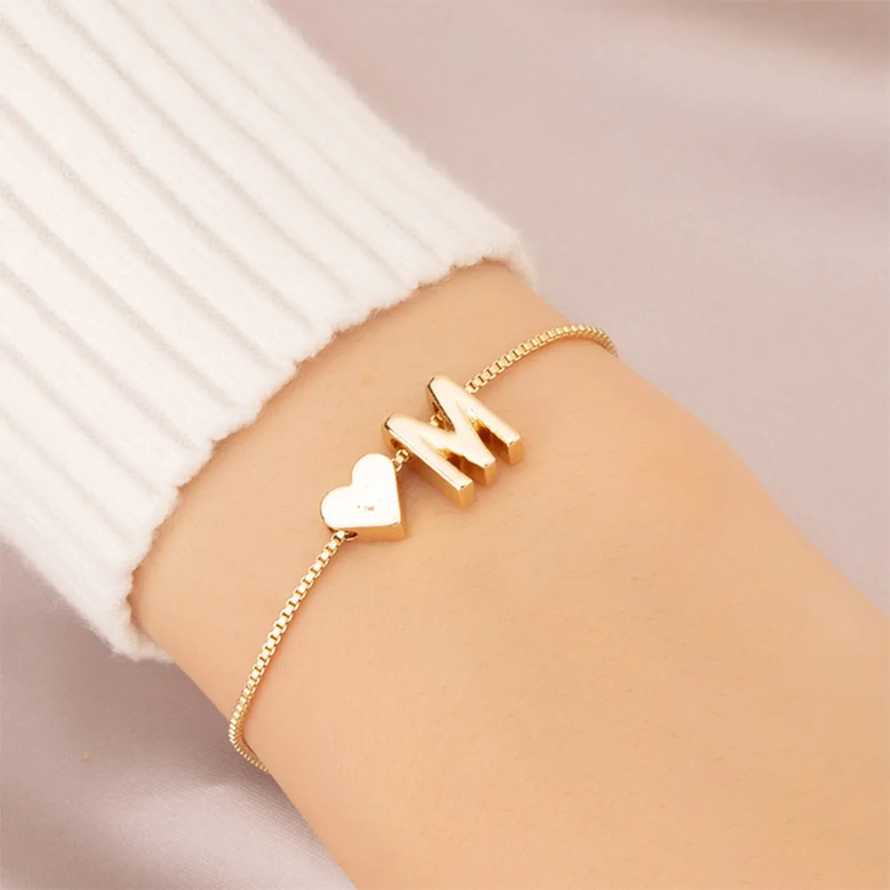 Bracelet simple lettre coeur d'amour pour femme