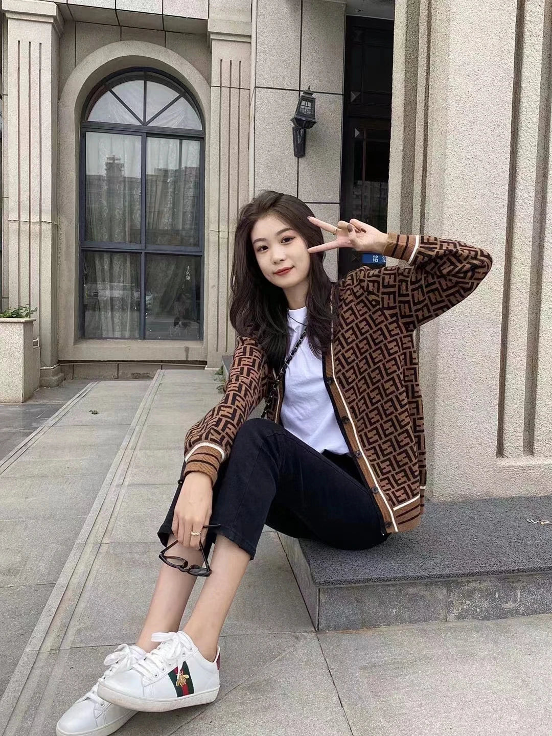 Fashionable Jacquard Cardigan for Modern Women