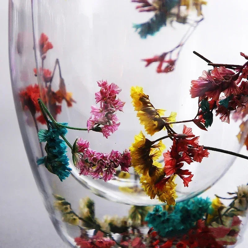 Tasse en verre à double paroi de fleurs séchées