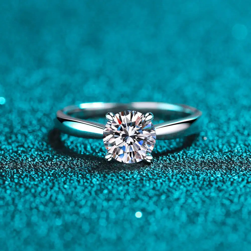 Women's Moissanite claw Diamond Wedding Band Finger Rings