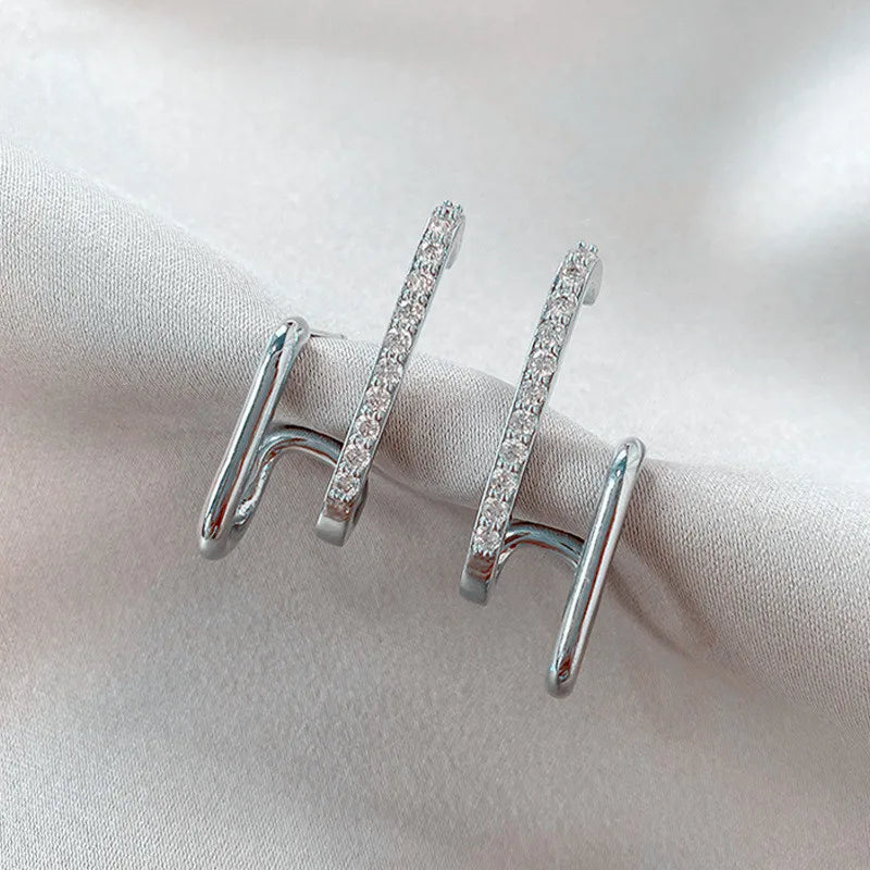 Luxury Crystal Claw Stud Earrings with Pearl