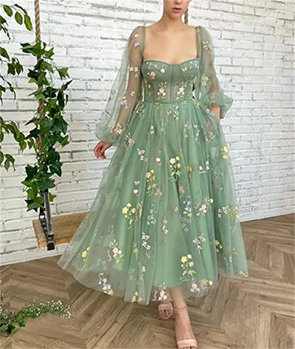 Robe trapèze élégante en mousseline de soie à fleurs et lacets 