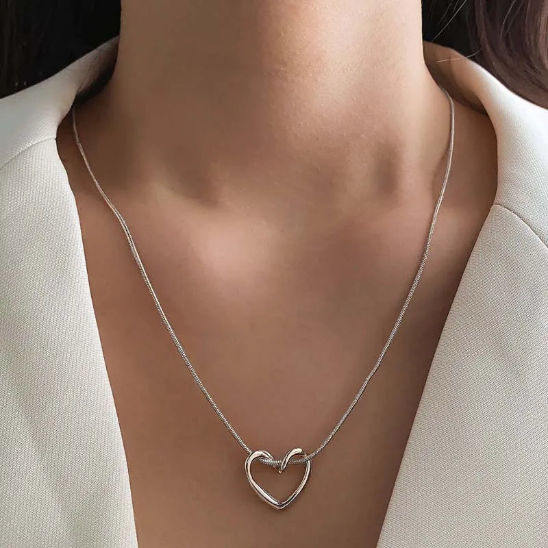 Hollow Love Heart Clavicle Chain Necklace