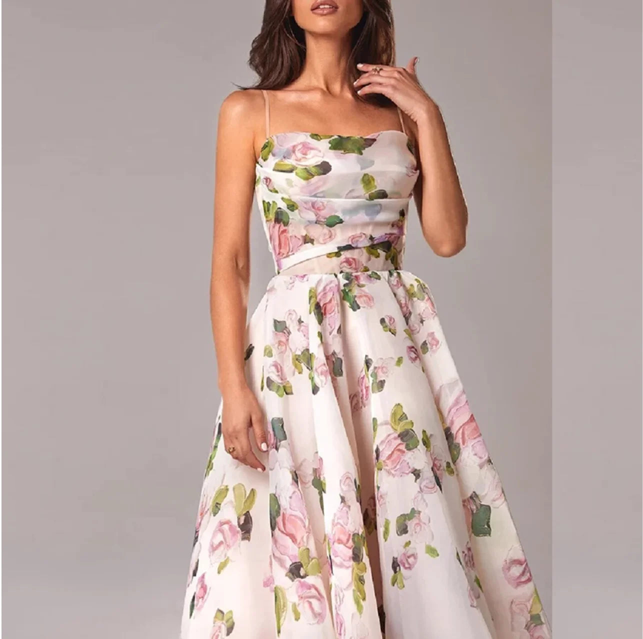 Robe de thé trapèze en mousseline à fleurs élégante