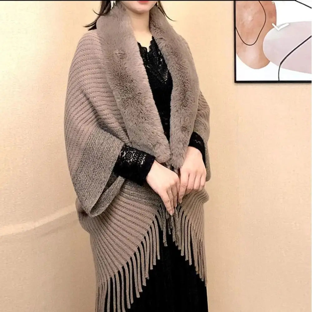 Fashion Knitting Thick Shawl with Faux Fur Collar