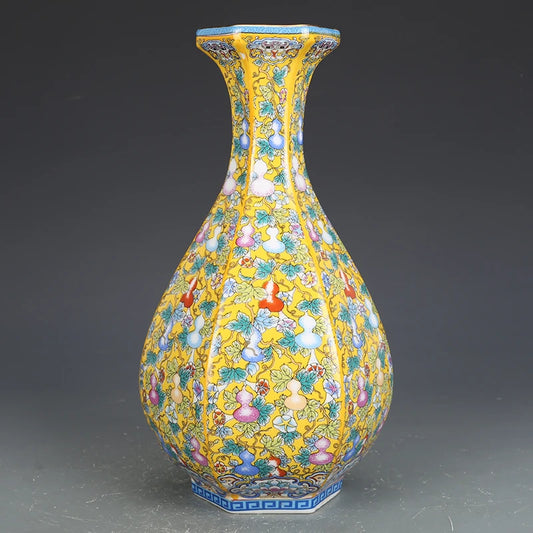 Vase hexagonal en céramique émaillée Yongzheng