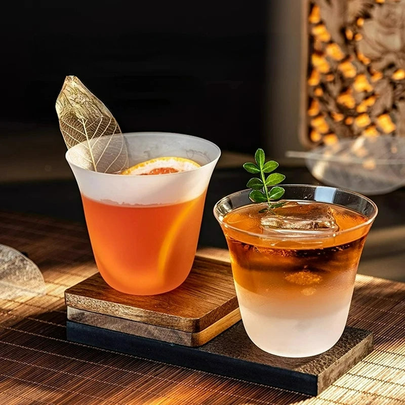 Verres à cocktail en verre fin sophistiqués