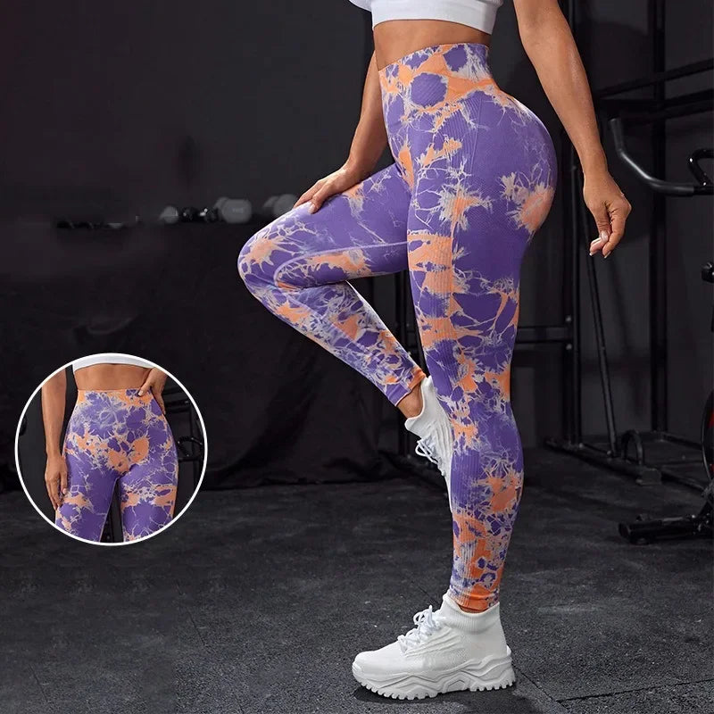 Push-Up-Yoga-Leggings mit Batikmuster und Camouflage-Muster