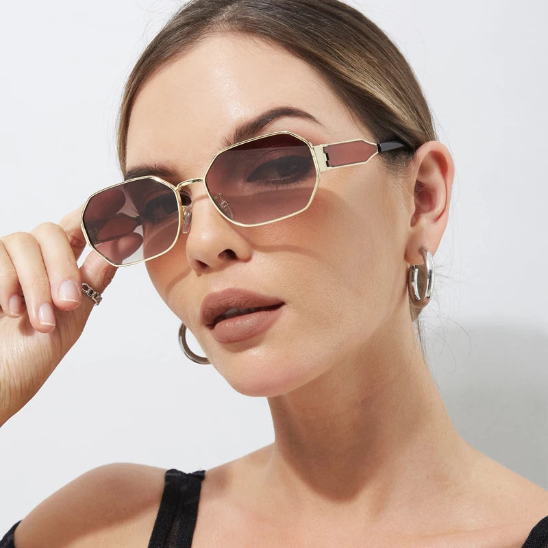 Rechteckige Retro-Sonnenbrille für Damen aus Metall