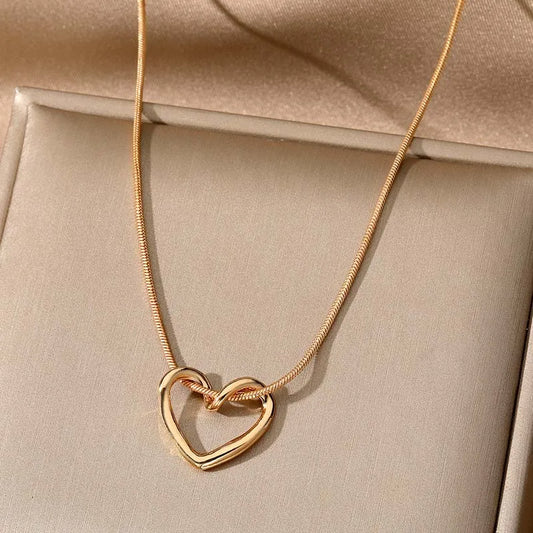 Hollow Love Heart Clavicle Chain Necklace