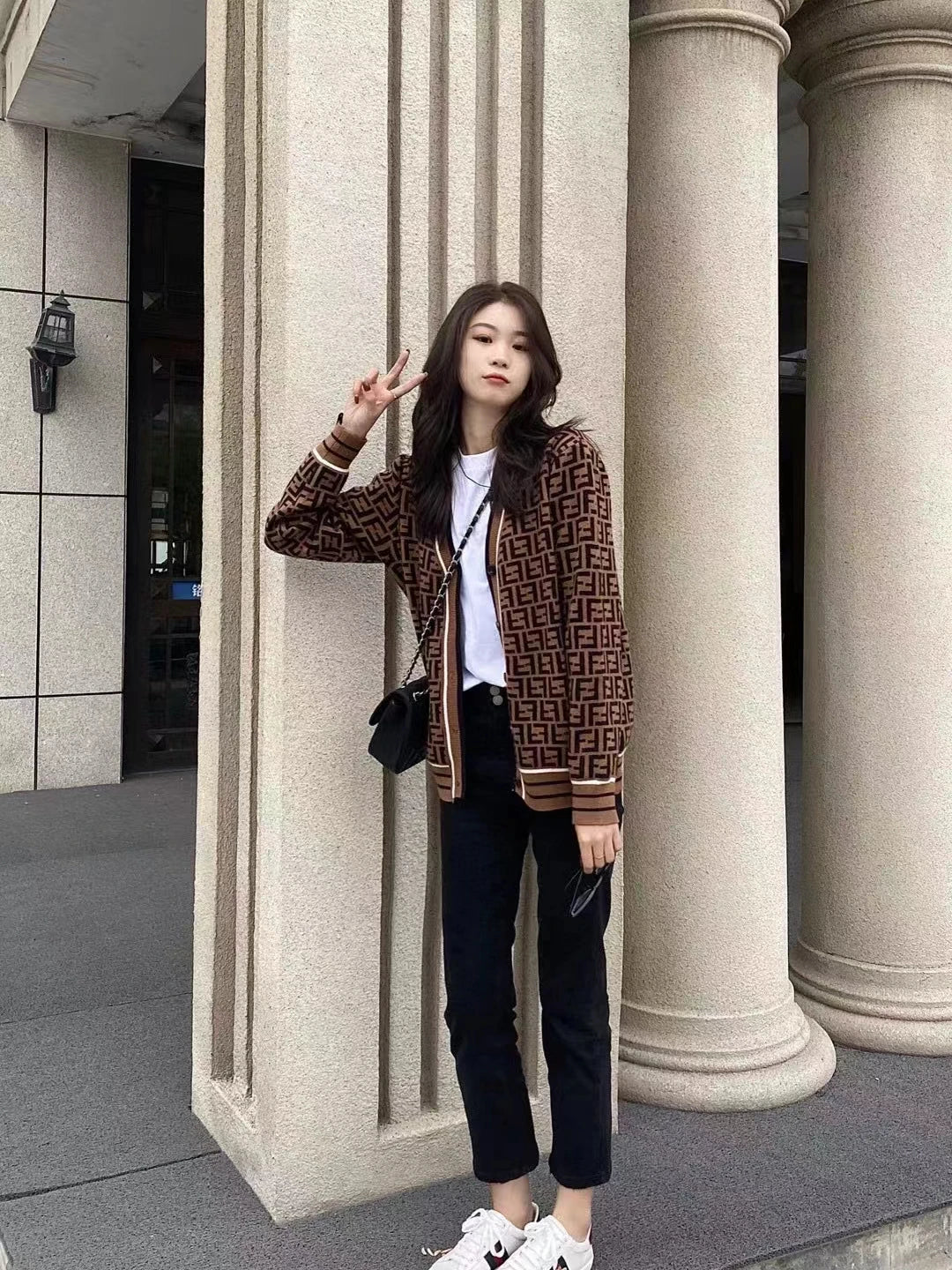 Fashionable Jacquard Cardigan for Modern Women