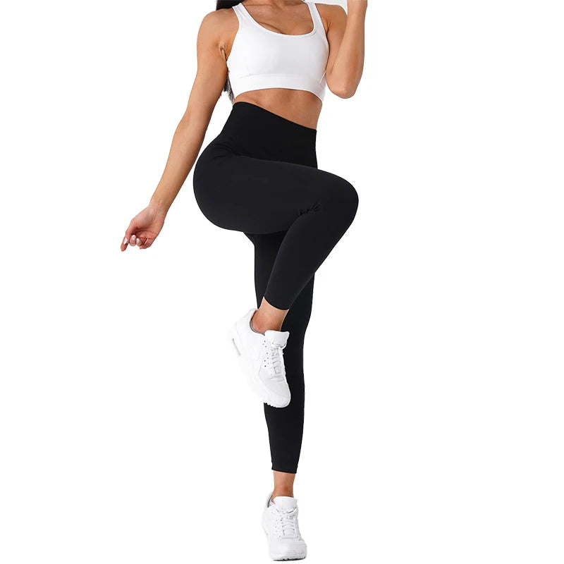 NVGTN – Nahtlose Leggings mit hoher Taille und einfarbig