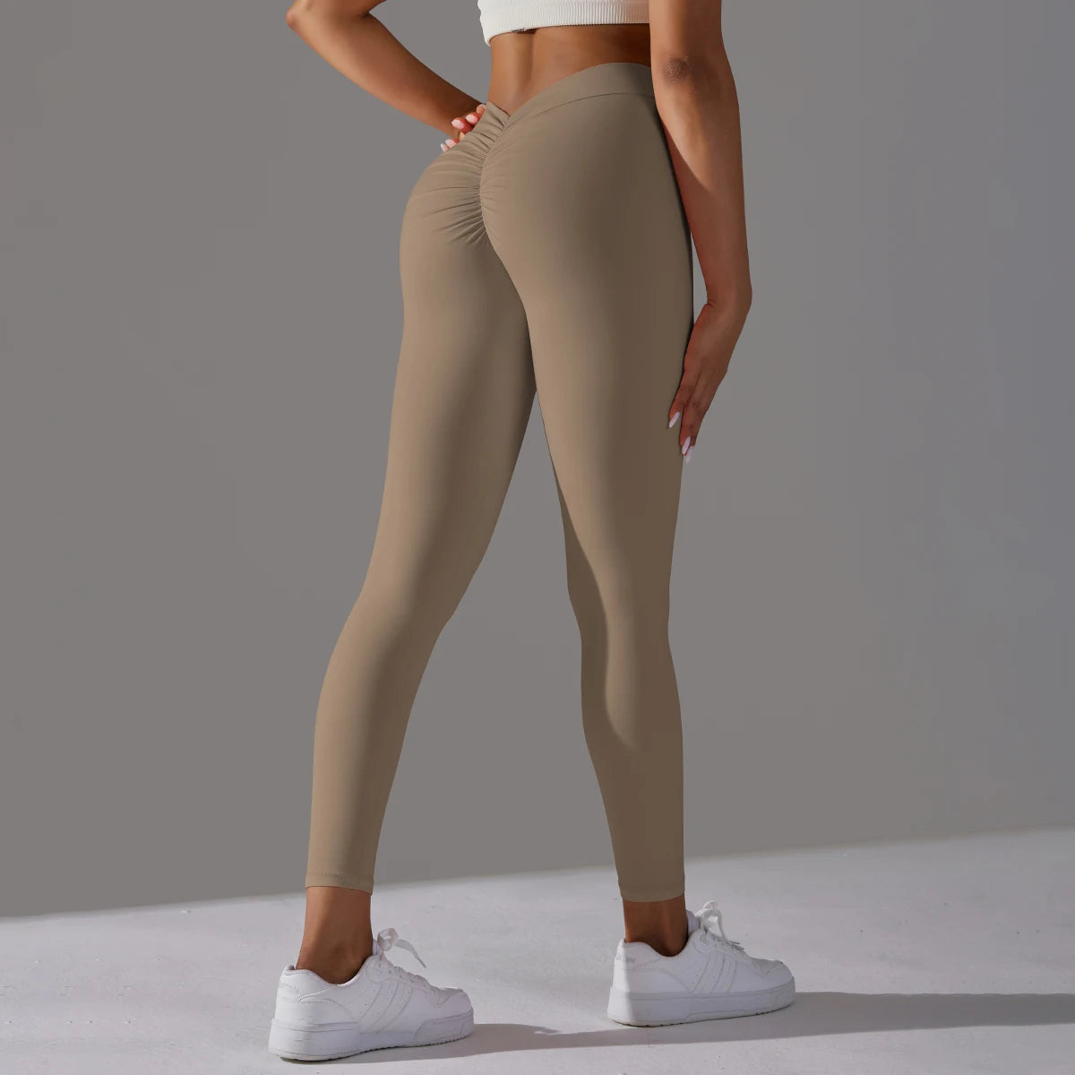 Scrunch Butt Gym-Leggings mit V-Taille