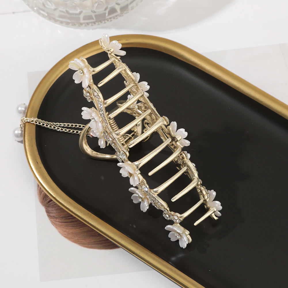 Haarspange mit Rosen und Schmetterlingen, goldfarbene Quaste