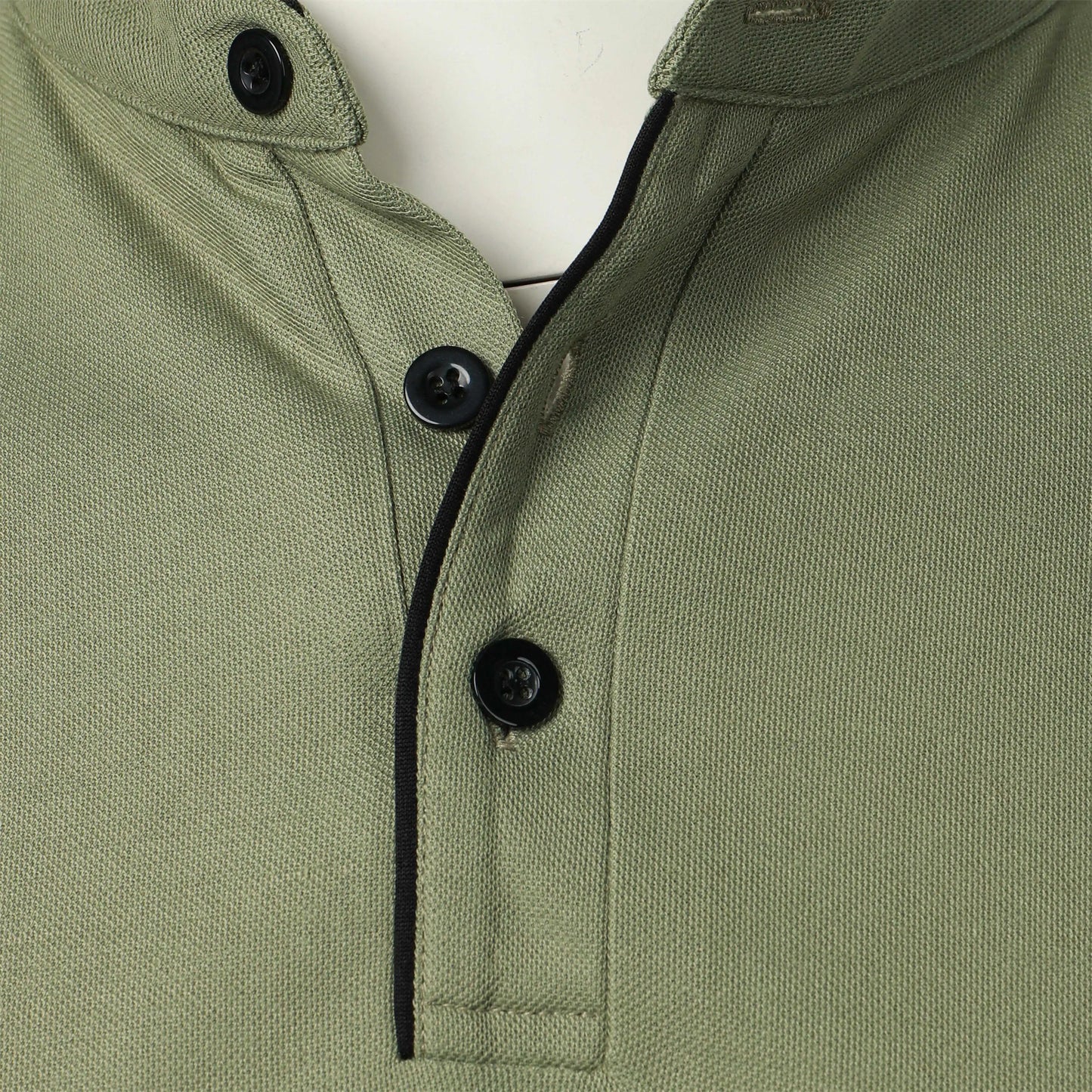 Men's solid color short-sleeved stand Neck T-shirt