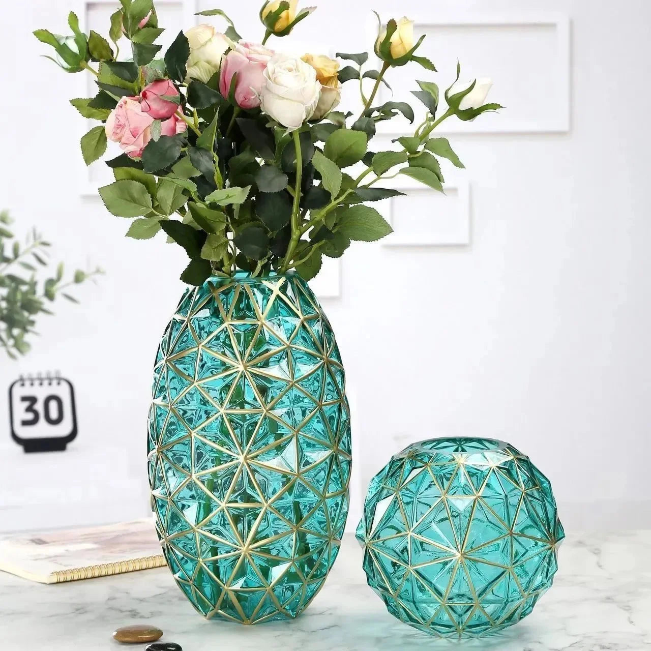 Exquisite Bird's Nest Vase for Dining Table Décor