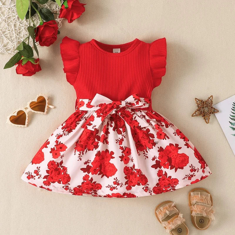 Baby-Mädchenkleid mit Schmetterlingsärmeln und Blumenmuster