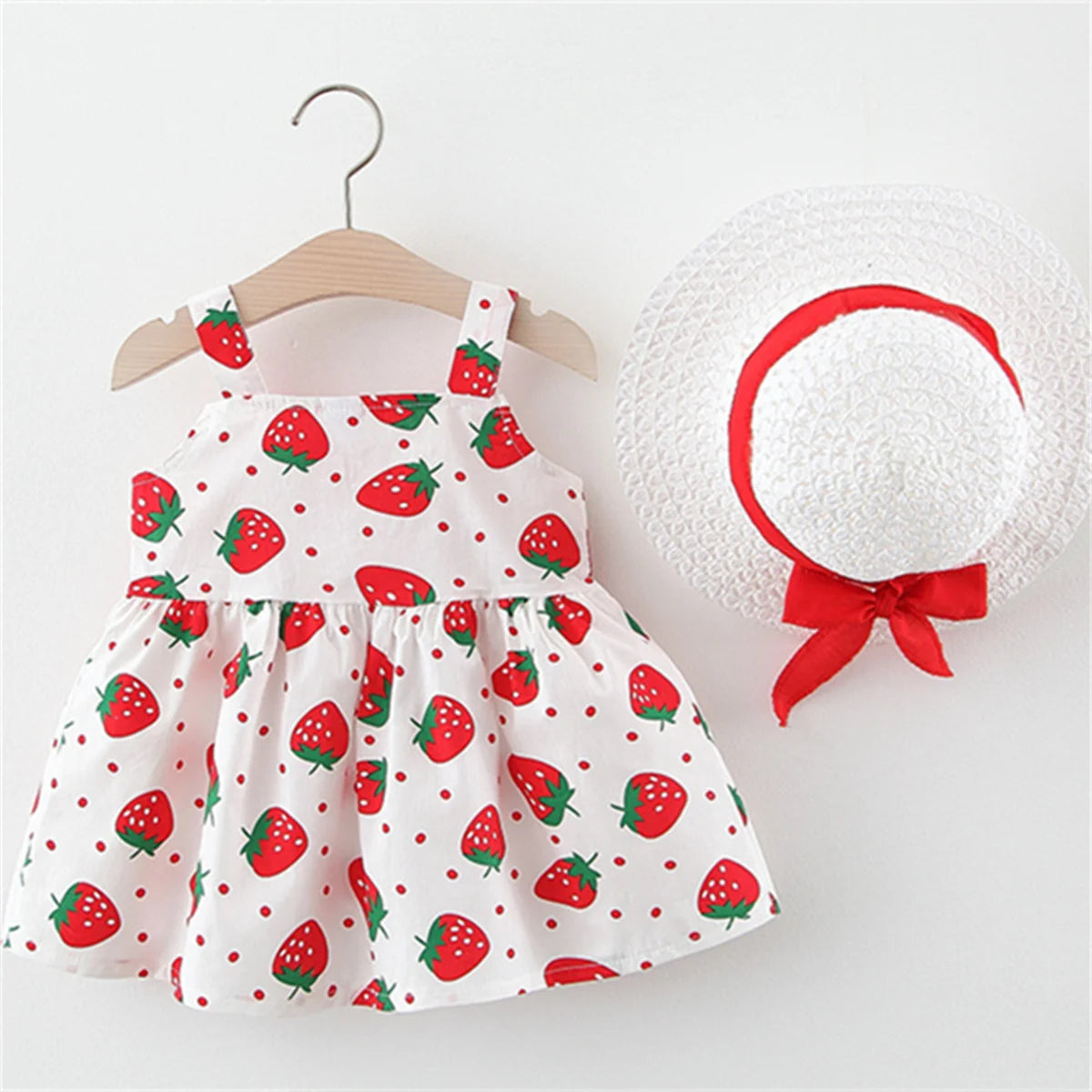 Robe et chapeau noués avec nœud sur la poitrine imprimé fraise pour bébé fille