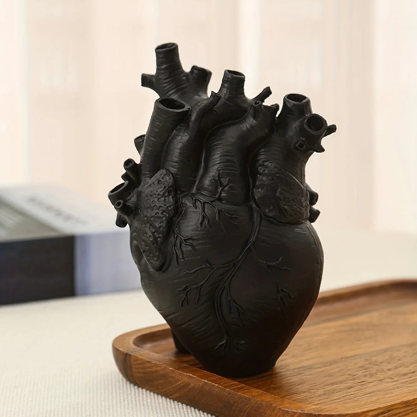 Nordic Anatomical Heart Shaped Resin Flower Vase