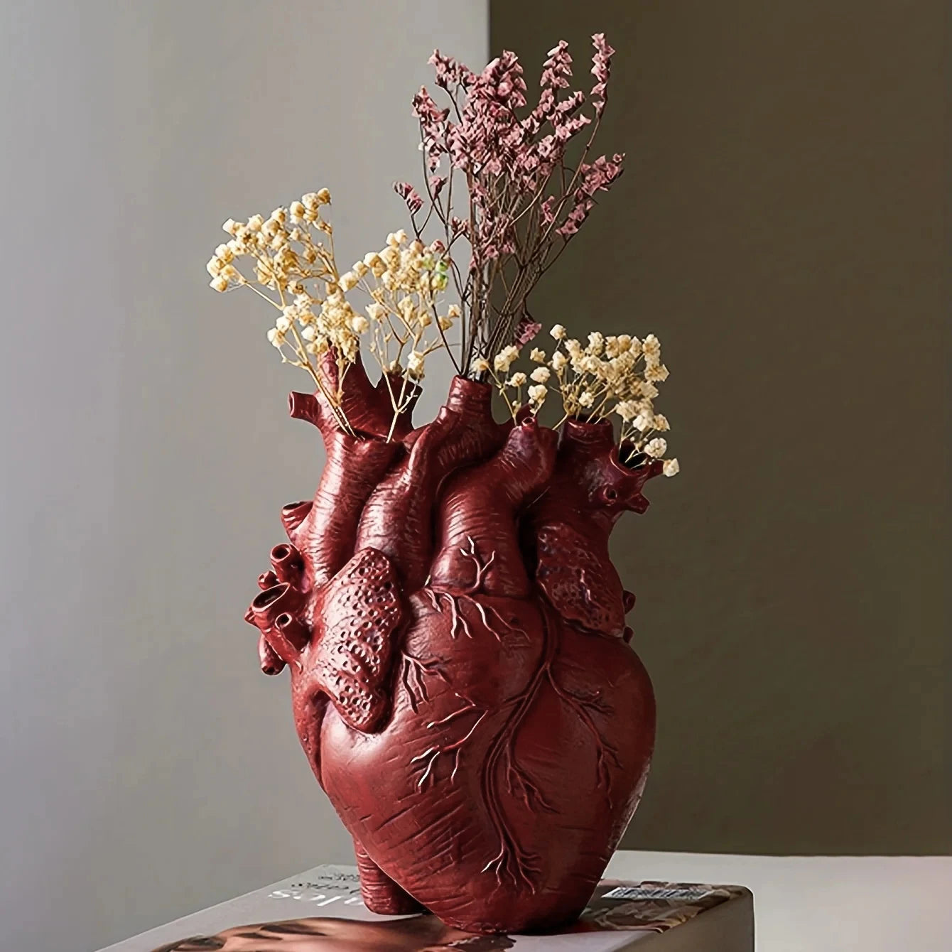 Nordic Anatomical Heart Shaped Resin Flower Vase