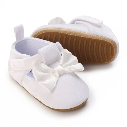 Chaussures de berceau antidérapantes à semelles en caoutchouc avec nœud et franges pour bébé fille