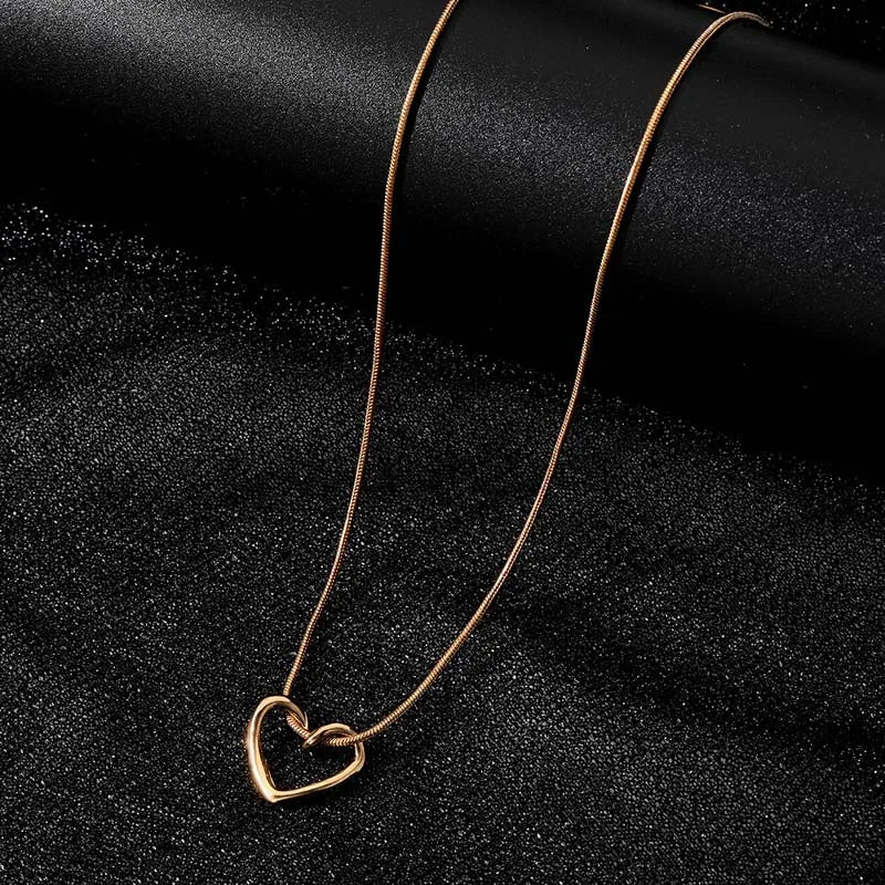 Hollow Love Heart Clavicle Chain Necklace