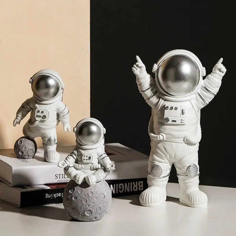 Weihnachtliche Astronautenfiguren – Festliche Weltraumdekoration