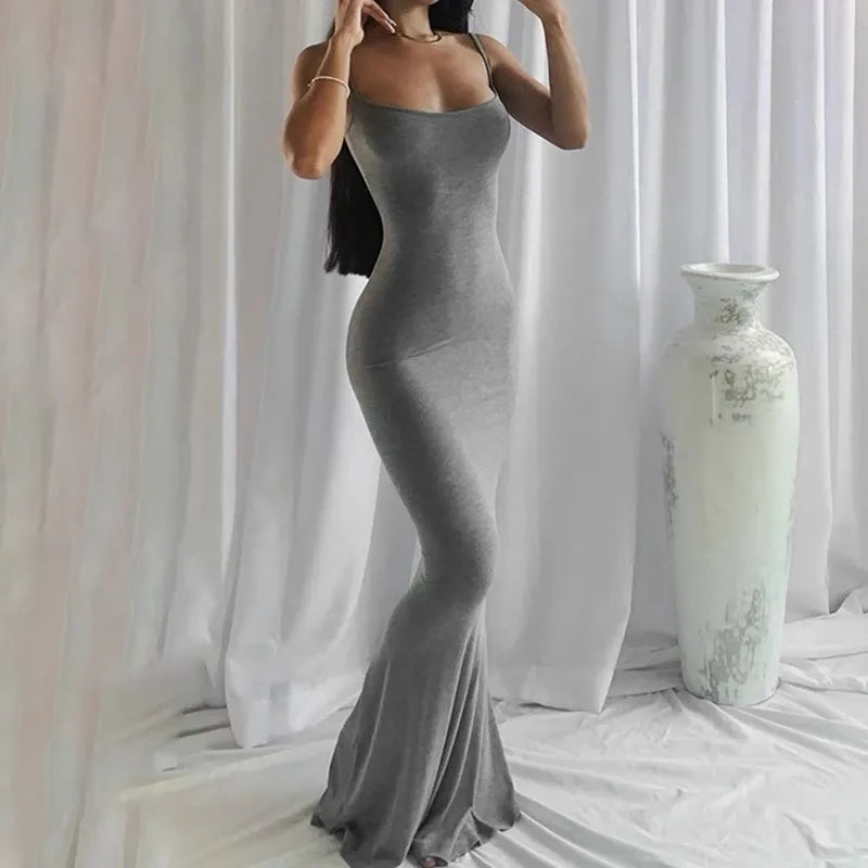 Elegantes rückenfreies Satin-Maxikleid für sexy Sommeroutfits