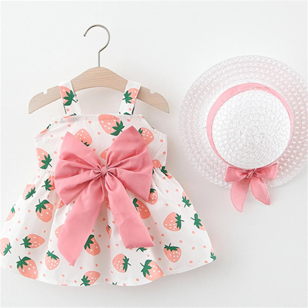 Robe et chapeau noués avec nœud sur la poitrine imprimé fraise pour bébé fille