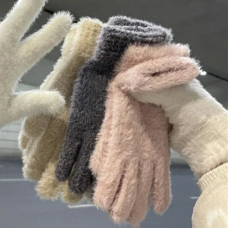 Fingerlose warme Handschuhe aus Korallensamt