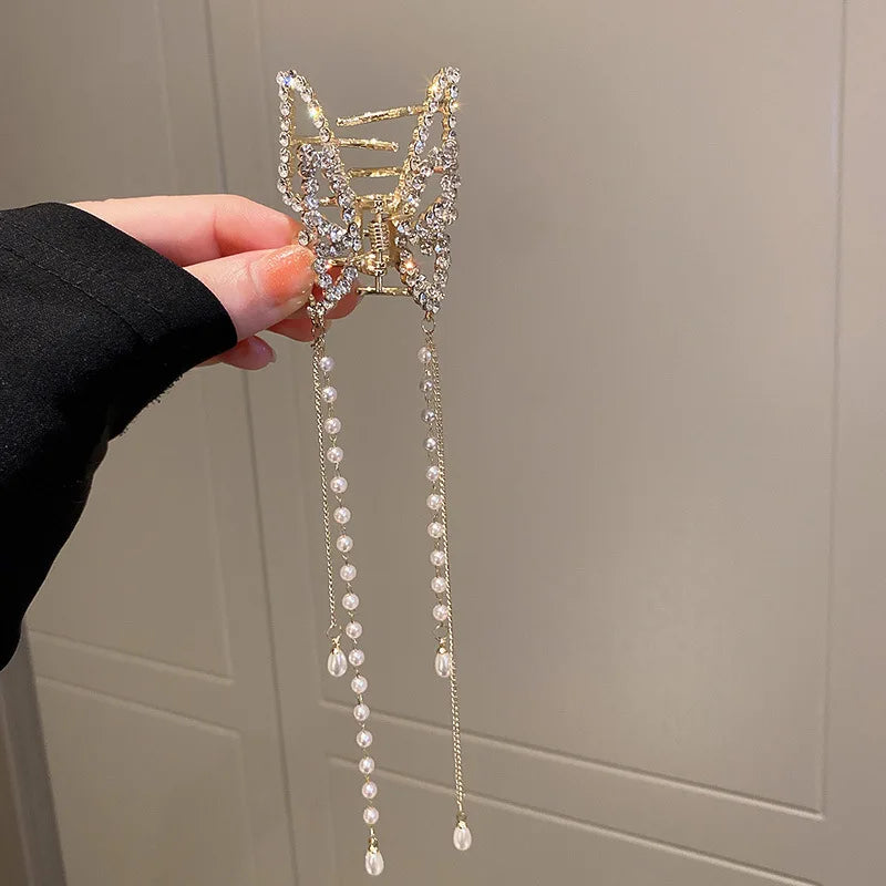 Pearl Lily Tassel Hair Clips