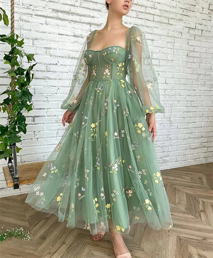 Robe trapèze élégante en mousseline de soie à fleurs et lacets 