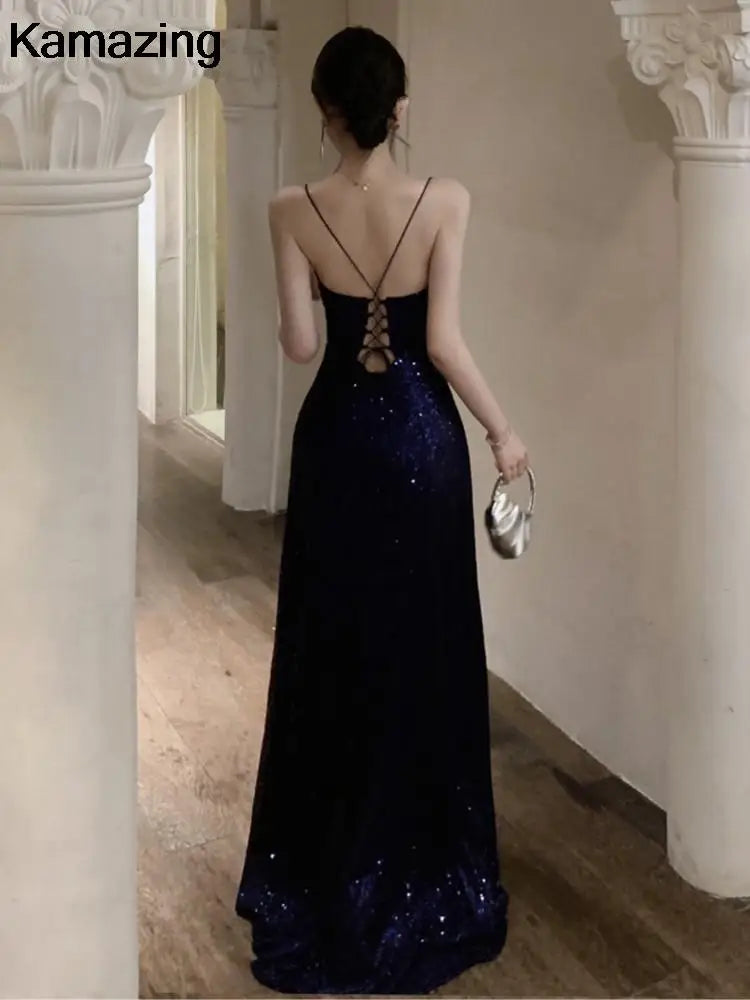 Elegantes Abschlusskleid mit V-Ausschnitt und Pailletten